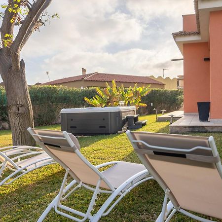 Villa Seaside - Beach Retreat With Jacuzzi Szirakúza Kültér fotó