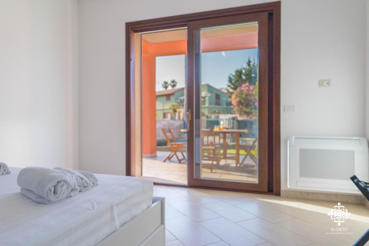 Villa Seaside - Beach Retreat With Jacuzzi Szirakúza Kültér fotó