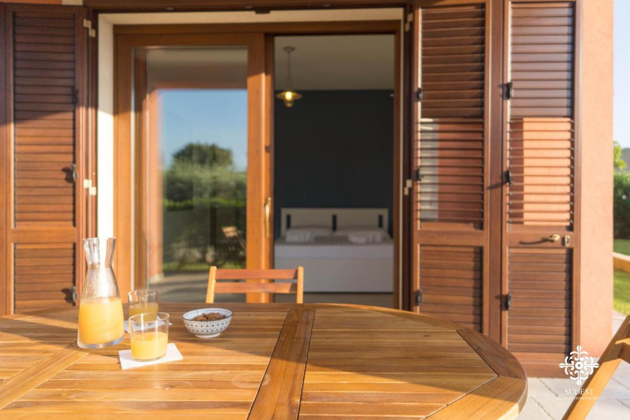 Villa Seaside - Beach Retreat With Jacuzzi Szirakúza Kültér fotó