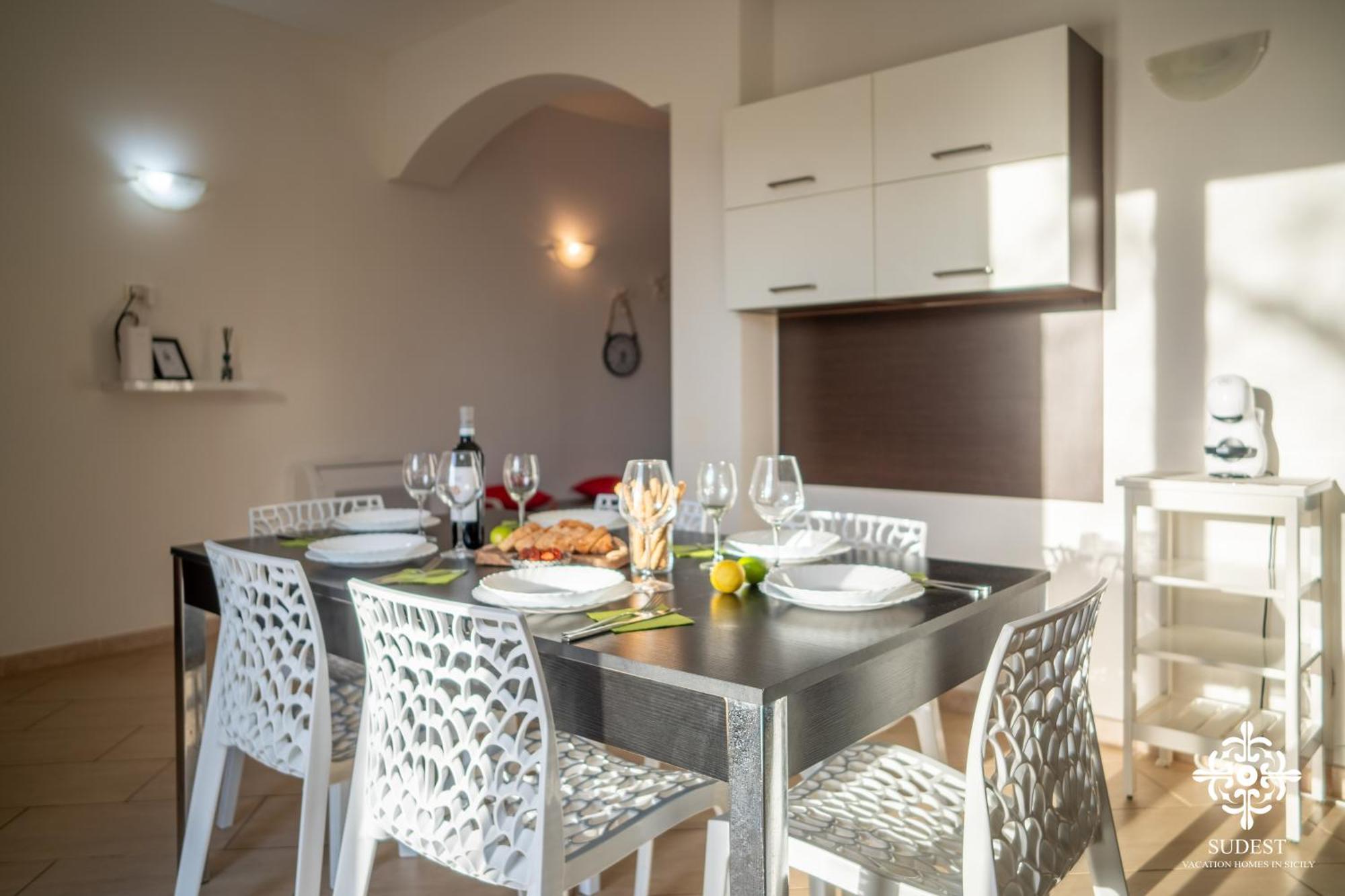 Villa Seaside - Beach Retreat With Jacuzzi Szirakúza Kültér fotó
